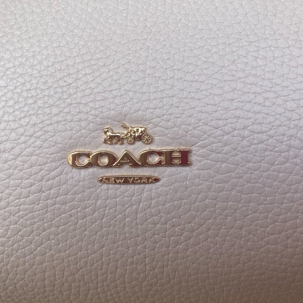 COACH White pebbled leather turnlock chain tote - Picture 3 of 8